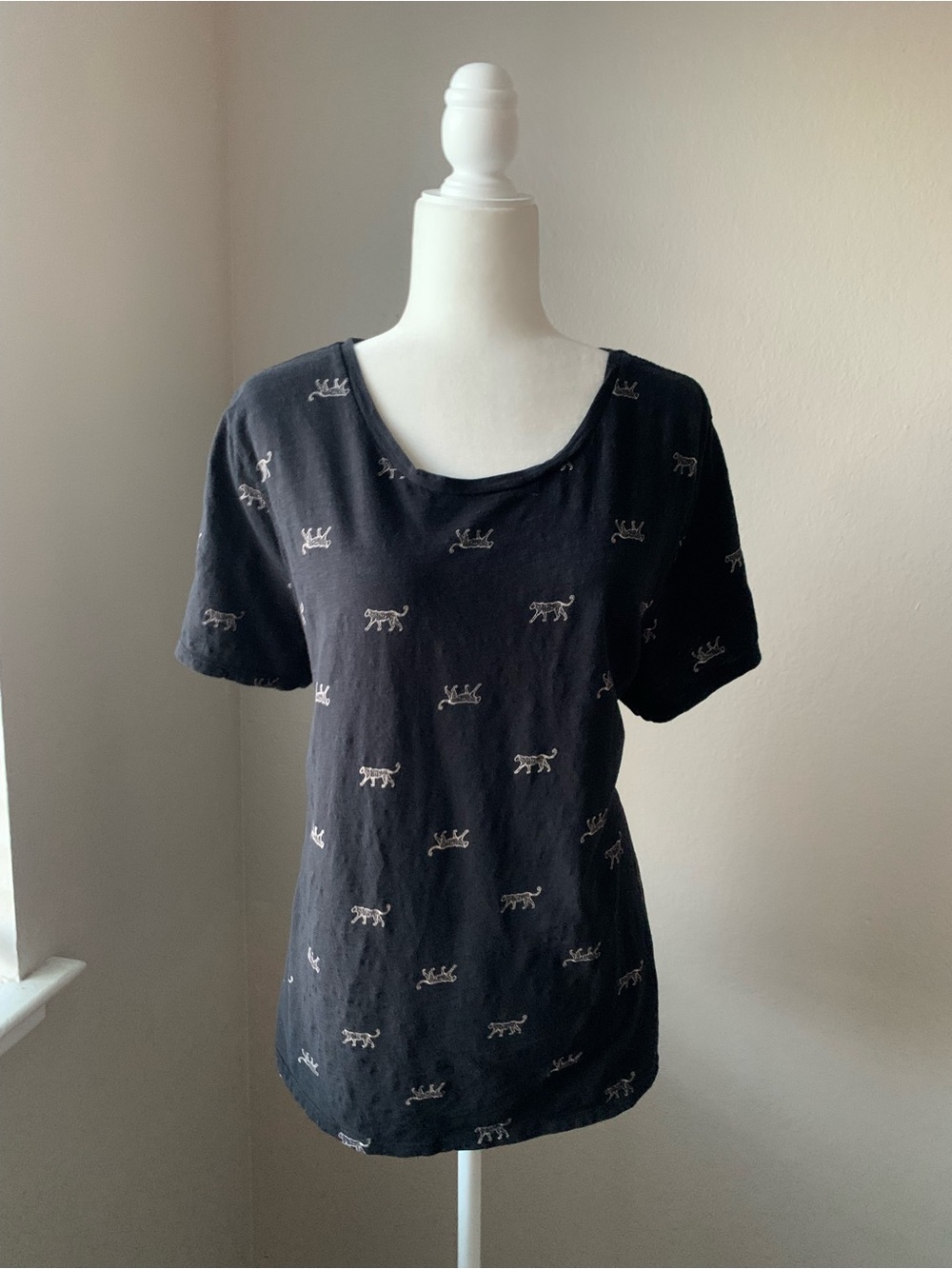 Old Navy Black Short-Sleeve Scoop Neck Tee with Tiny Embroidered Animal Motifs